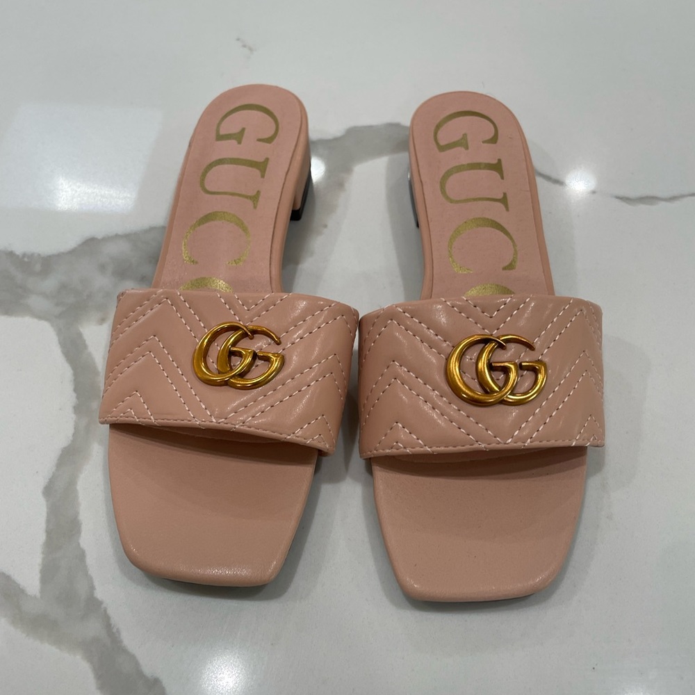 Designer inspired slides, size 37/6.5
